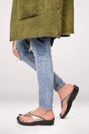 woman  thong sandals  summer  strappy  strap sandal  slippers